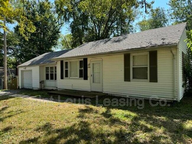 Foto del edificio - 1920 Green Valley Dr