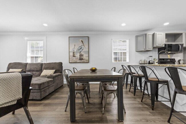 Foto del edificio - 822 Parkwood Ave