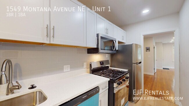 Building Photo - 1549 Montana Ave NE
