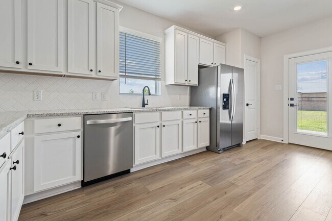 Foto del edificio - 1023 Whispering Winds Dr