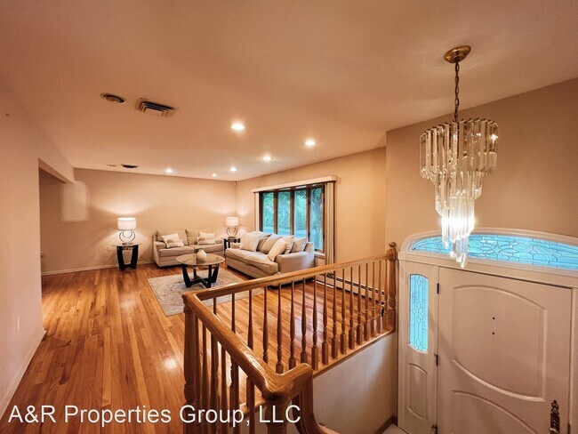 Foto del edificio - 5 br, 3 bath House - 99 Lee Place