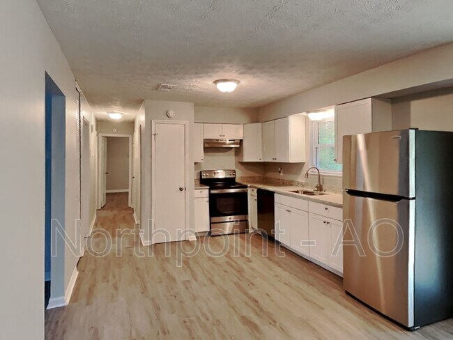 Building Photo - 2938 Woodfield Dr