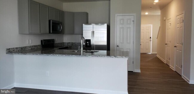 Building Photo - 164 Caterpillar Dr