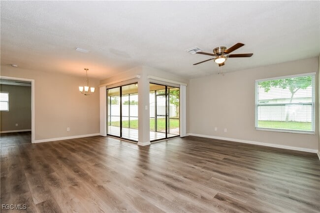 Foto del edificio - 1820 SE 10th St