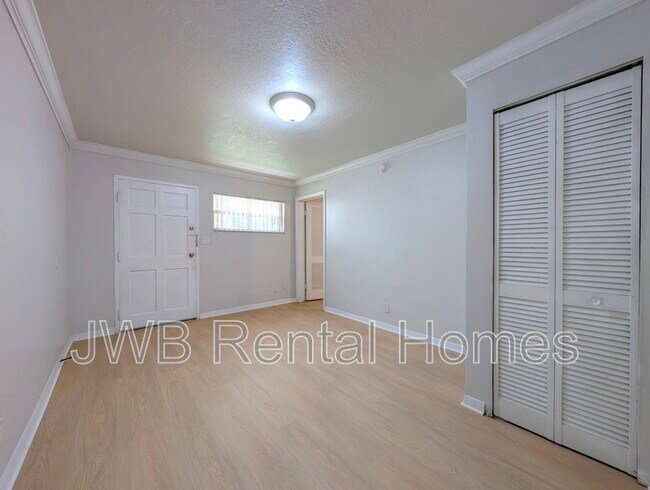 Foto del edificio - 2775 Herschel St