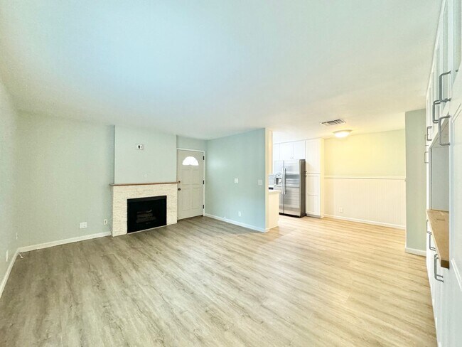 Building Photo - Beautiful 2Bd/2Ba Located in Point Loma!