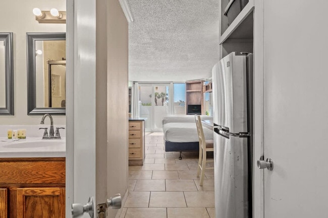 Foto del edificio - 8817 S Thomas Dr