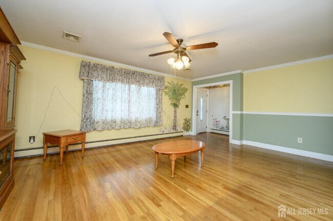 Foto del edificio - 496 Ragland Dr