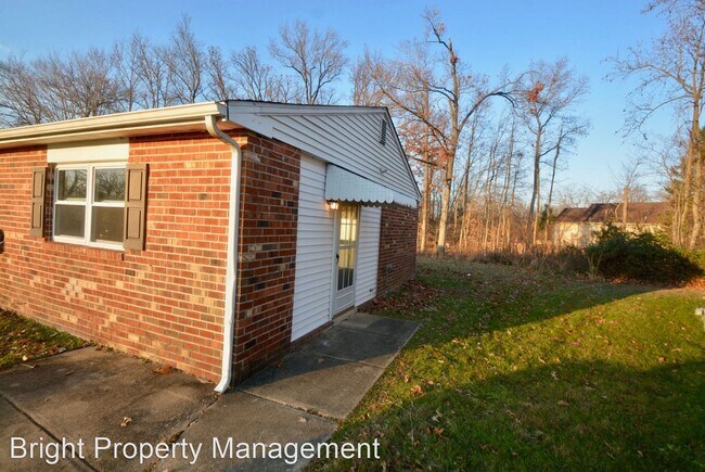 Building Photo - 1 br, 1 bath House - 40 1/2 Verdi Circle