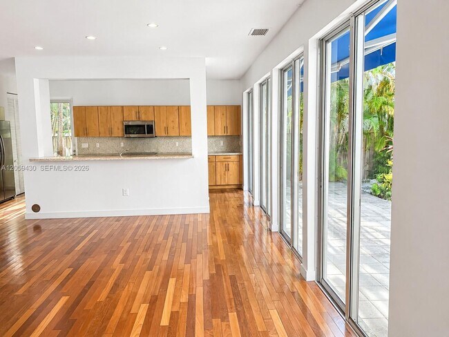 Foto del edificio - 2954 Whitehead St
