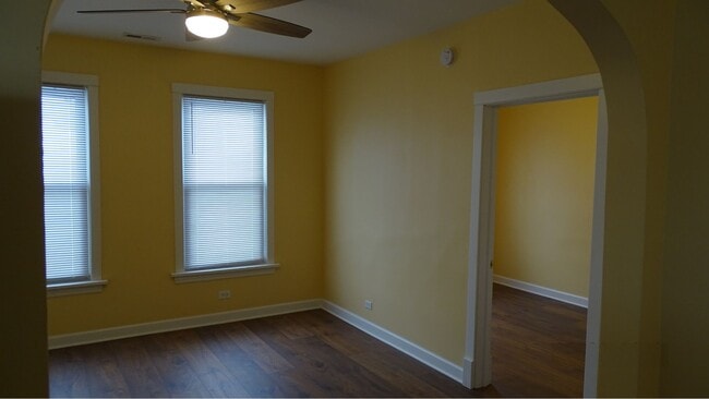 Building Photo - 5622 N Mango Ave