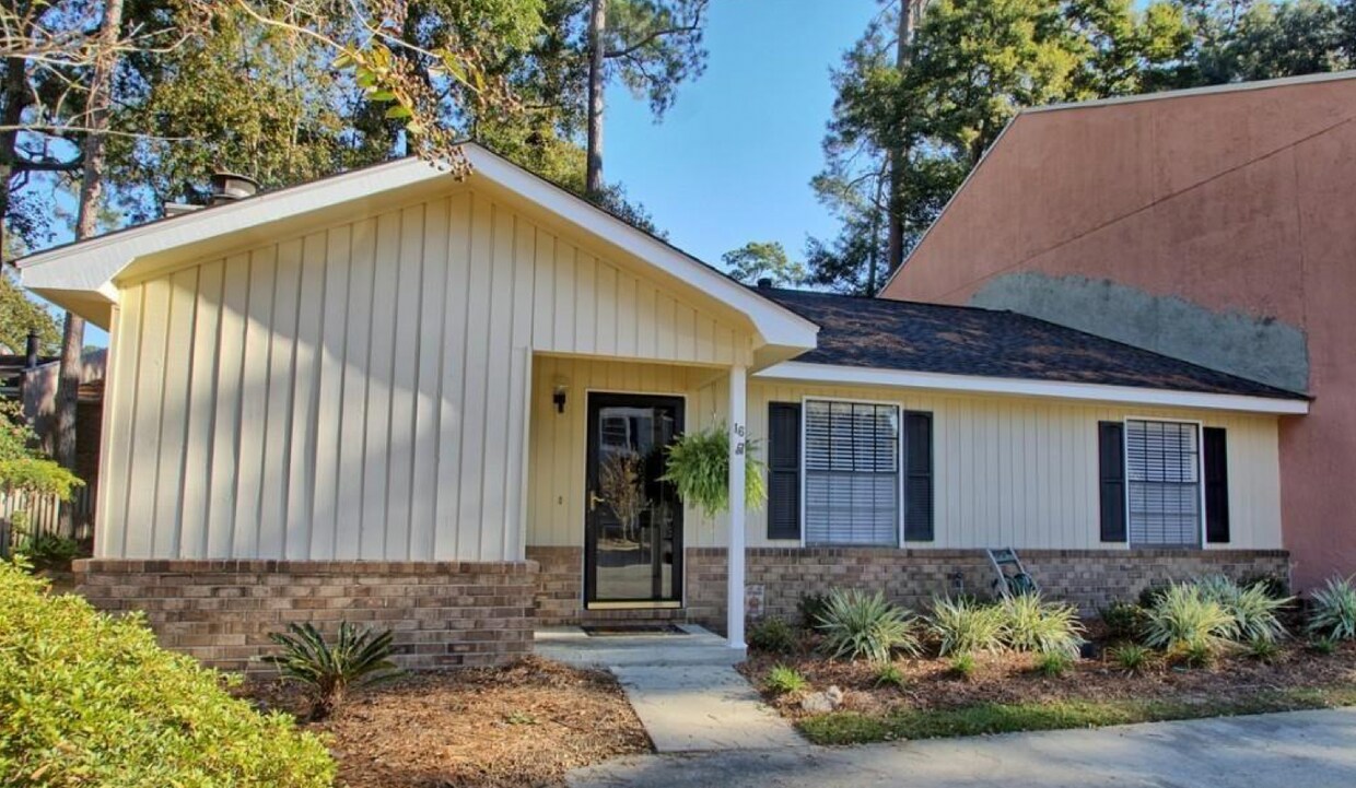 Primary Photo - 16 Navigator Ln