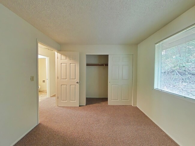 Building Photo - FALL SPECIAL ~ $920 OFF FIRST MONTH RENT