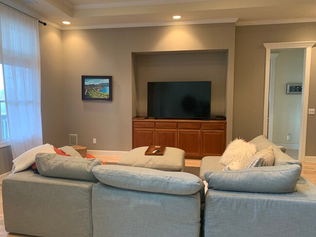 Building Photo - 150 Old Vine Ln