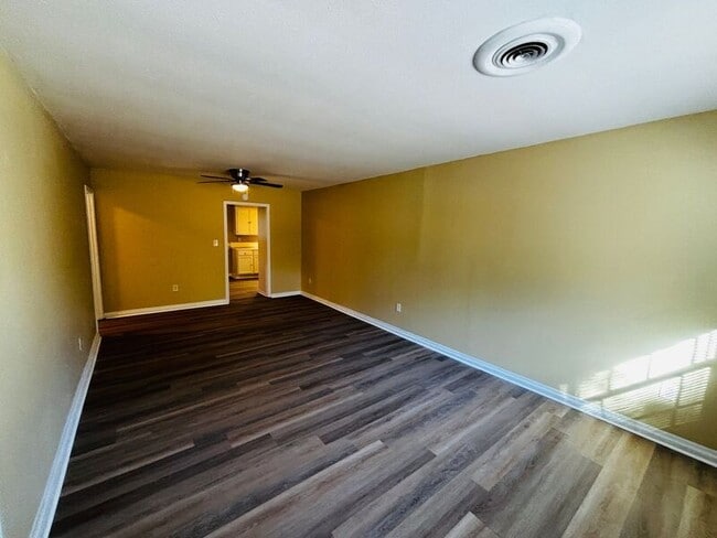 Building Photo - 1368 Dorgan St