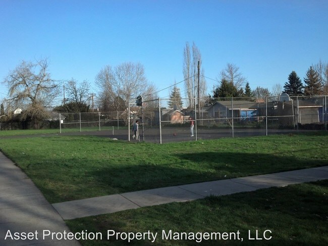 Building Photo - 3719 Hawthorne Ave NE