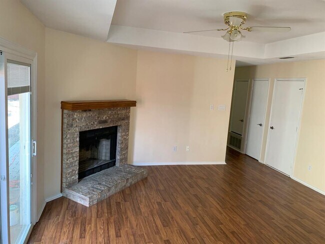 Building Photo - 2021 Mack Pl