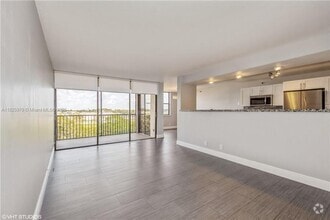 Building Photo - 105 Lake Emerald Dr
