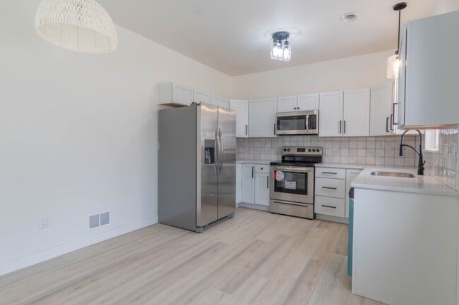 Foto del edificio - 3 Bedroom Single Family