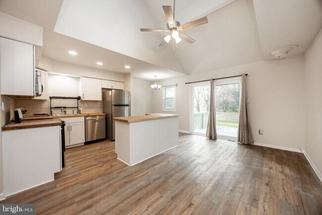 Foto del edificio - 1104 St Michaels Ct