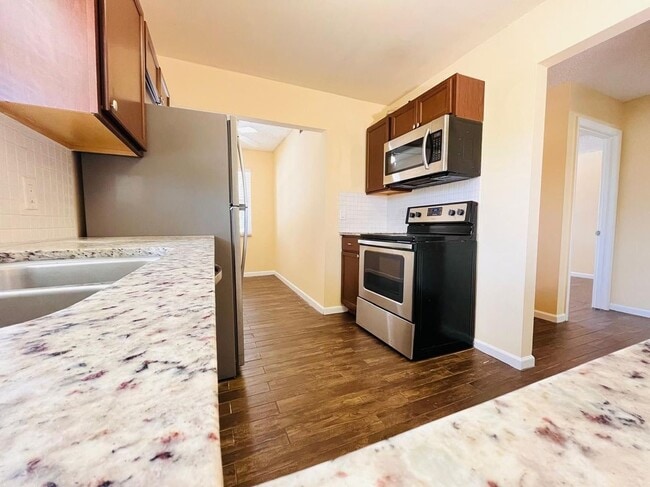 Foto del edificio - 5985 Forest Hill Blvd