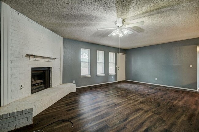 Building Photo - 1717 Apian Way