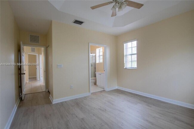 Foto del edificio - 1490 NE 33rd Rd