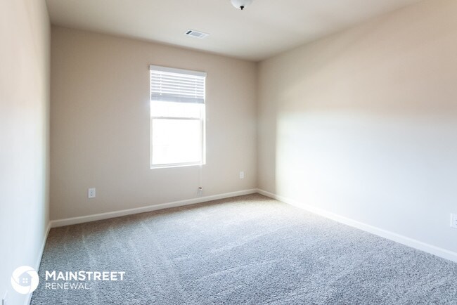 Building Photo - Available For Immediate Move In!