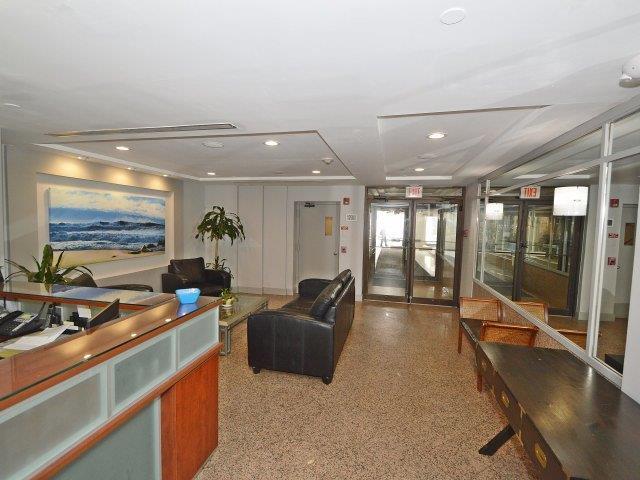 Foto del edificio - 360 Shore Rd