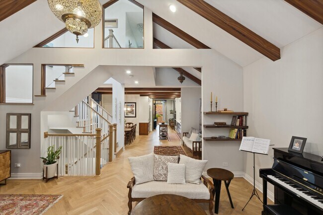 Foto del edificio - 2106 N Hudson Ave