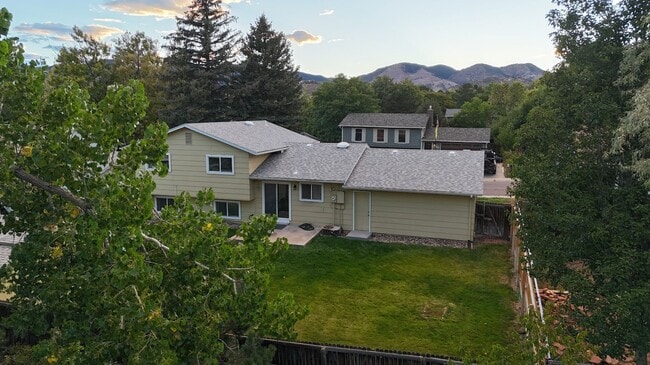 Building Photo - 4 bed/2 bath Morrison house