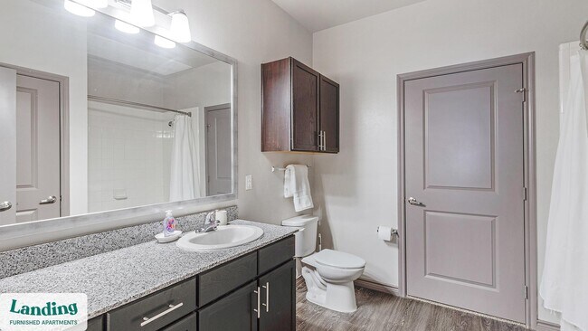 Foto del edificio - 650 S Main St