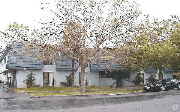 Primary Photo - 820 N Monroe St