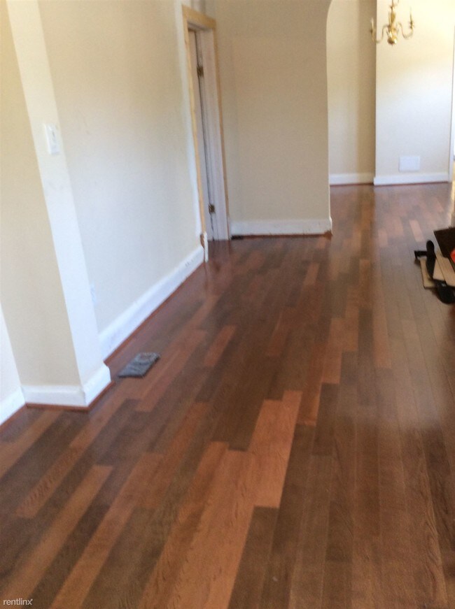 Building Photo - 1 br, 1 bath House - 51st Street NE A Unit A
