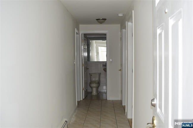 Foto del edificio - 100 Kipp Ave