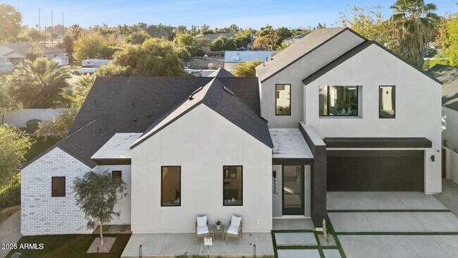 Foto del edificio - 6330 N 10th Dr