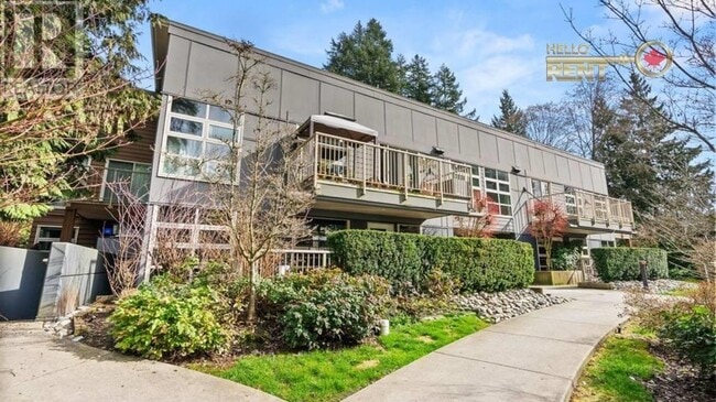 Building Photo - 2832-2832 Capilano Rd