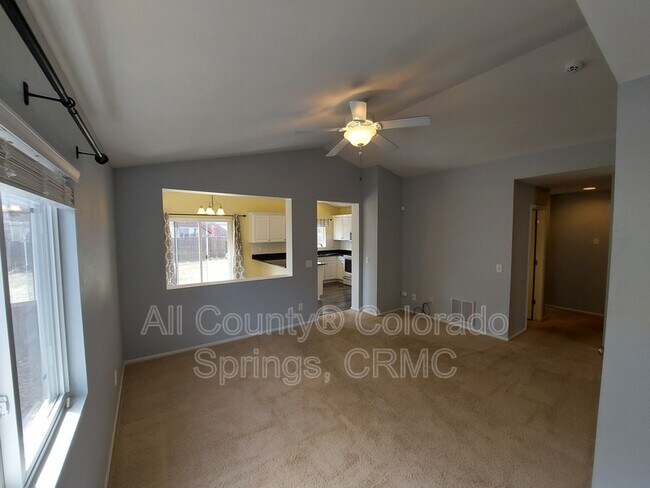 Foto del edificio - 4182 Pioneer Creek Dr