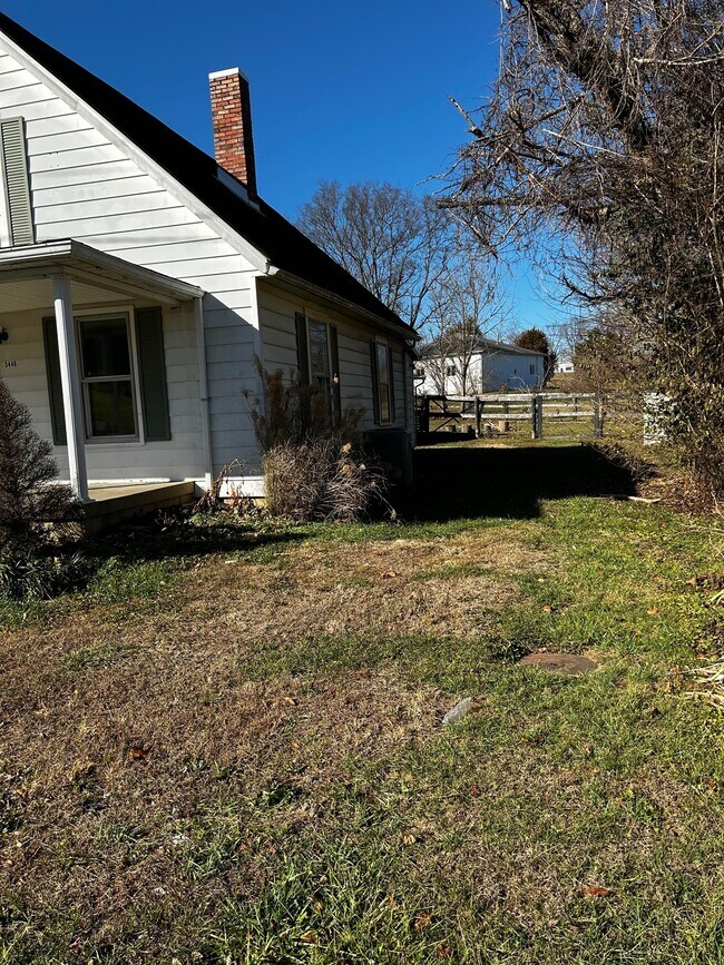 3446 Cummins Ferry Rd, Versailles, KY 40383 House Rental in