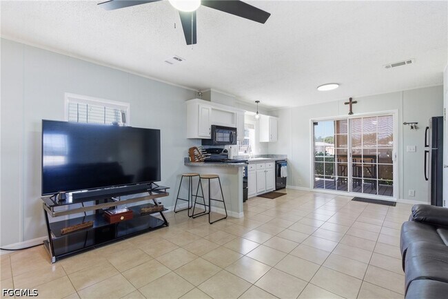 Foto del edificio - 5558 Palm Beach Blvd
