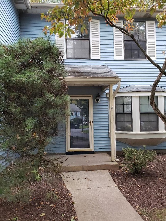1302 Timber Oaks Rd, Edison, NJ 08820 Townhome Rentals in Edison NJ