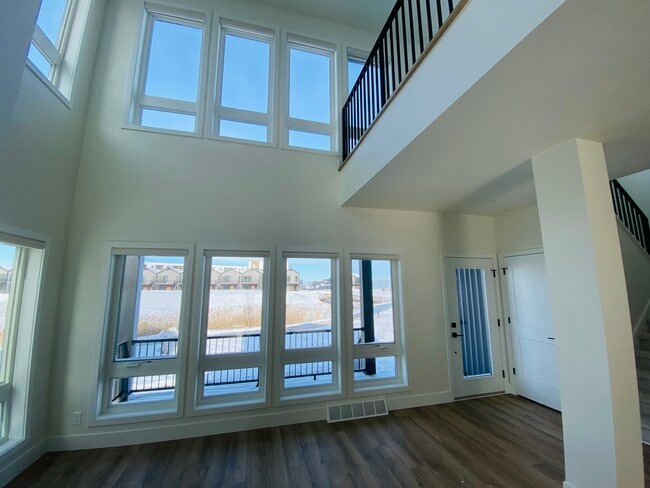 Building Photo - 4216 CYPRESS Pl