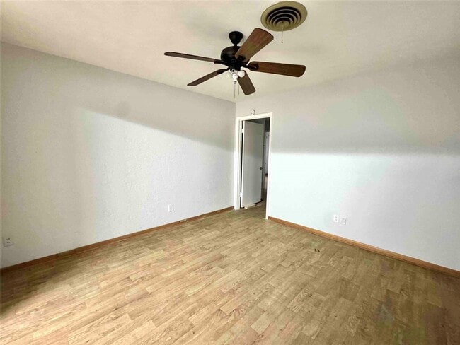 Foto del edificio - 1213 Connie St