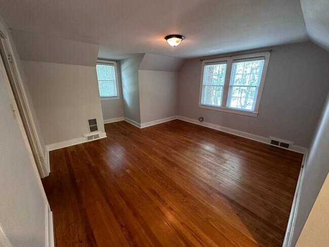 Building Photo - 2641 Reynolda Rd