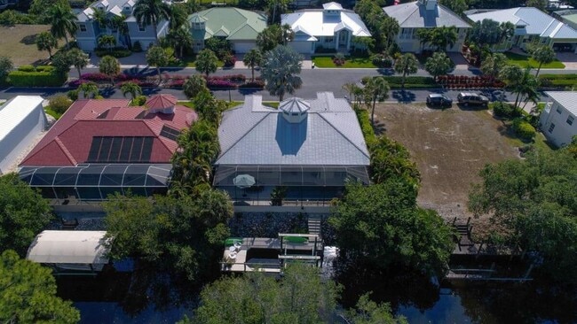 Building Photo - 27100 Flamingo Dr