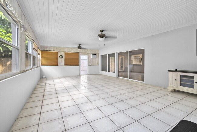 Foto del edificio - 15225 SW 235th St