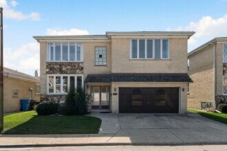 Building Photo - 8427 W Windsor Ave