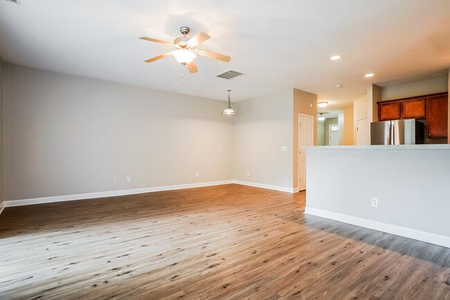 Building Photo - 2545 Spring Oaks Way