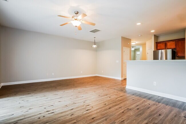 Foto del edificio - 2545 Spring Oaks Way