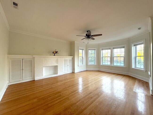 Foto del edificio - 6608 N Washtenaw Ave